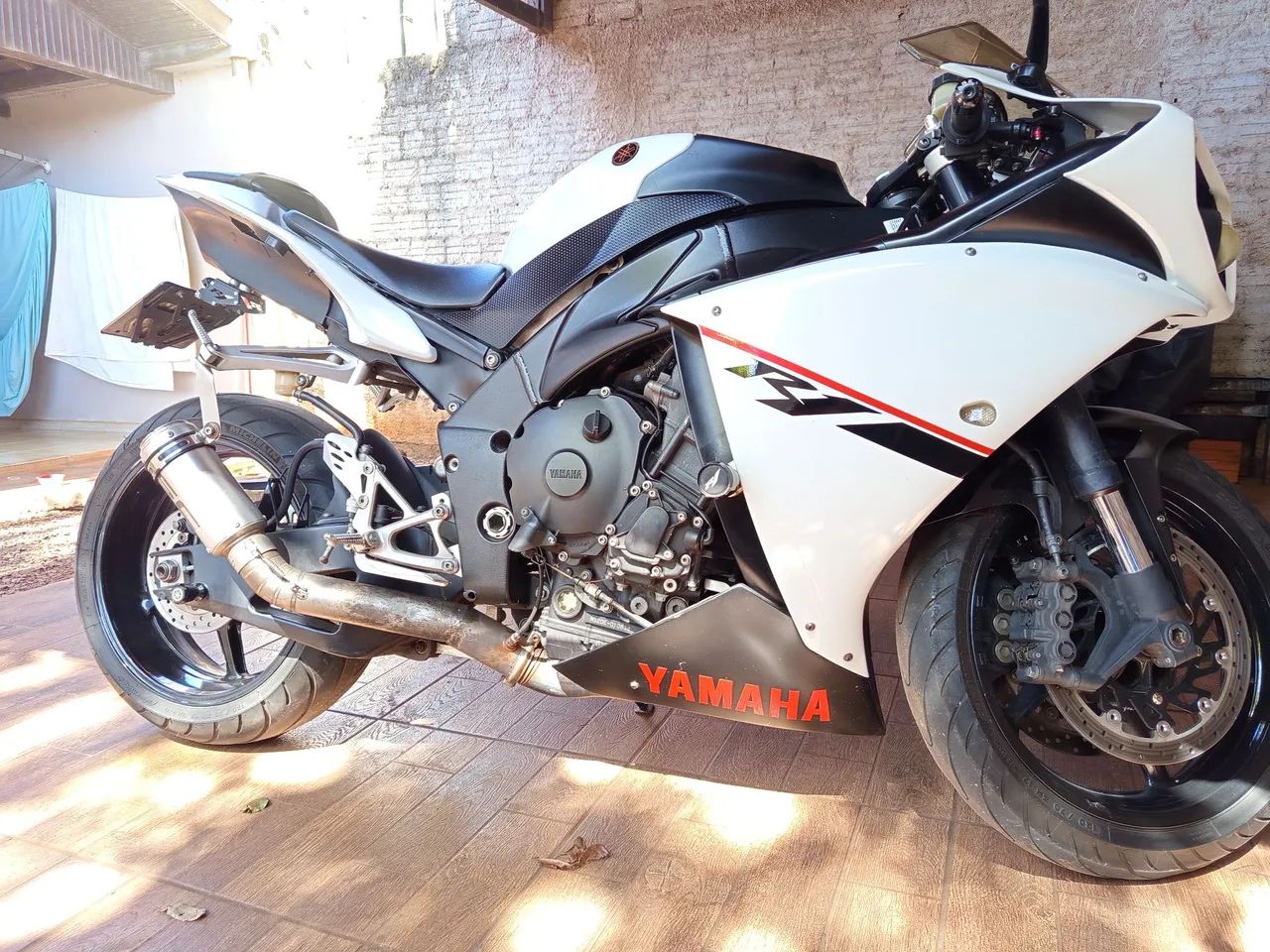 YAMAHA YZF R1 2010 - Foto 3