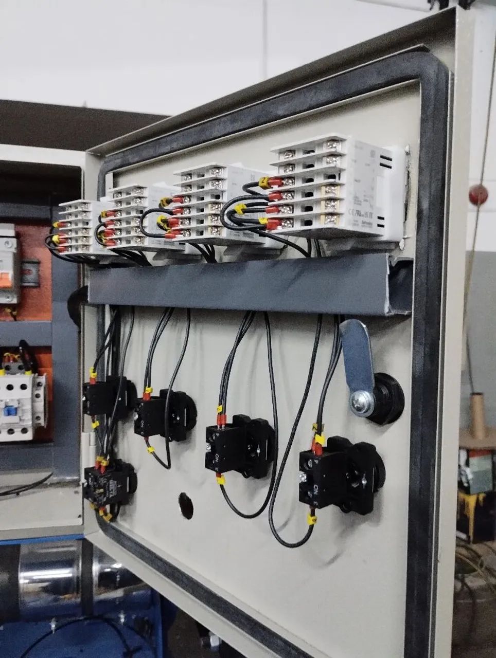 Eletricista residencial e industrial/ atendimento Rápido! - Foto 5