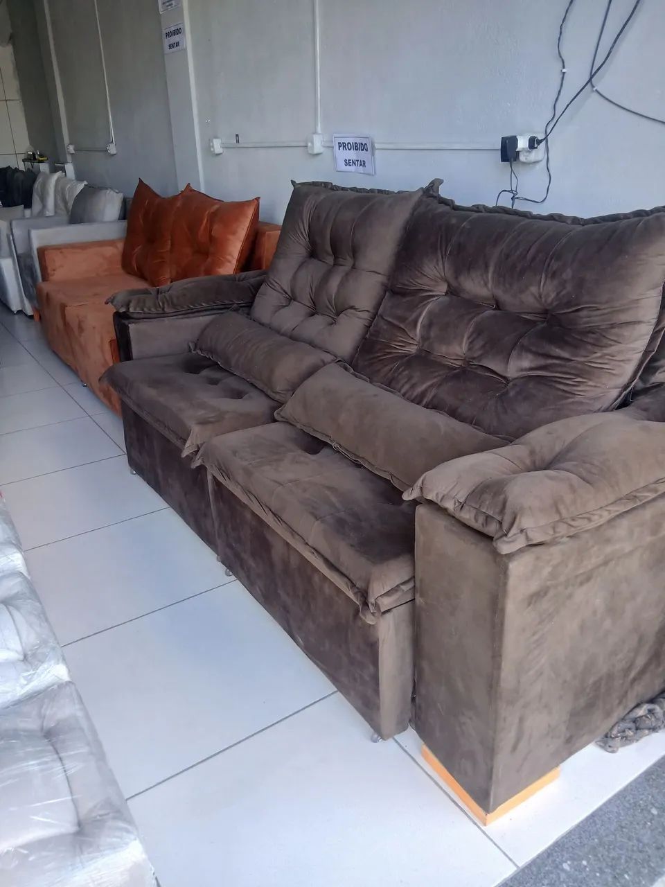 SOFA RETRÁTIL E RECLINAVEL (MOSTRUÁRIO) - Foto 2