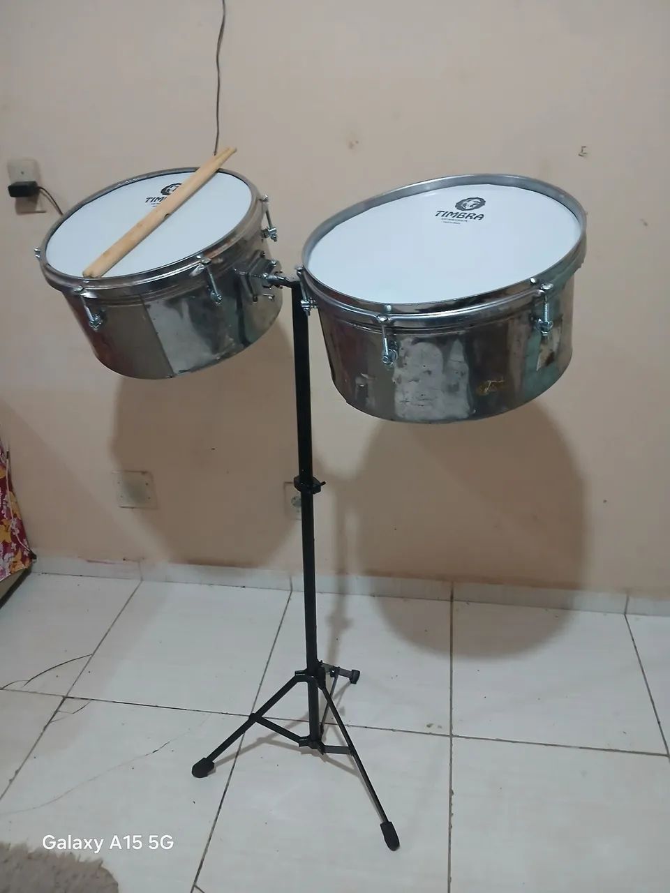 Timbal completo com tripé e baquetas  - Foto 3