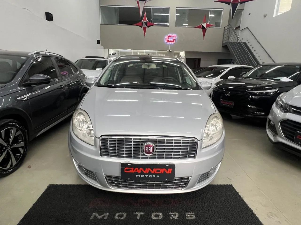 Fiat Linea Absolute 1.9/1.8 Flex Dualogic 4P 2014 - Foto 2