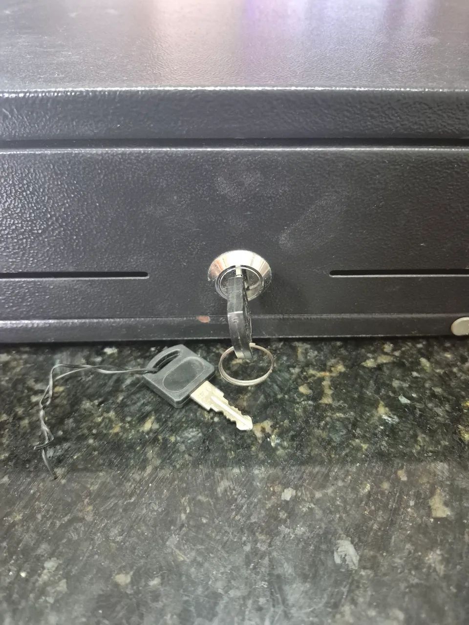 Caixa para dinheiro e moeda com chave  - Foto 4