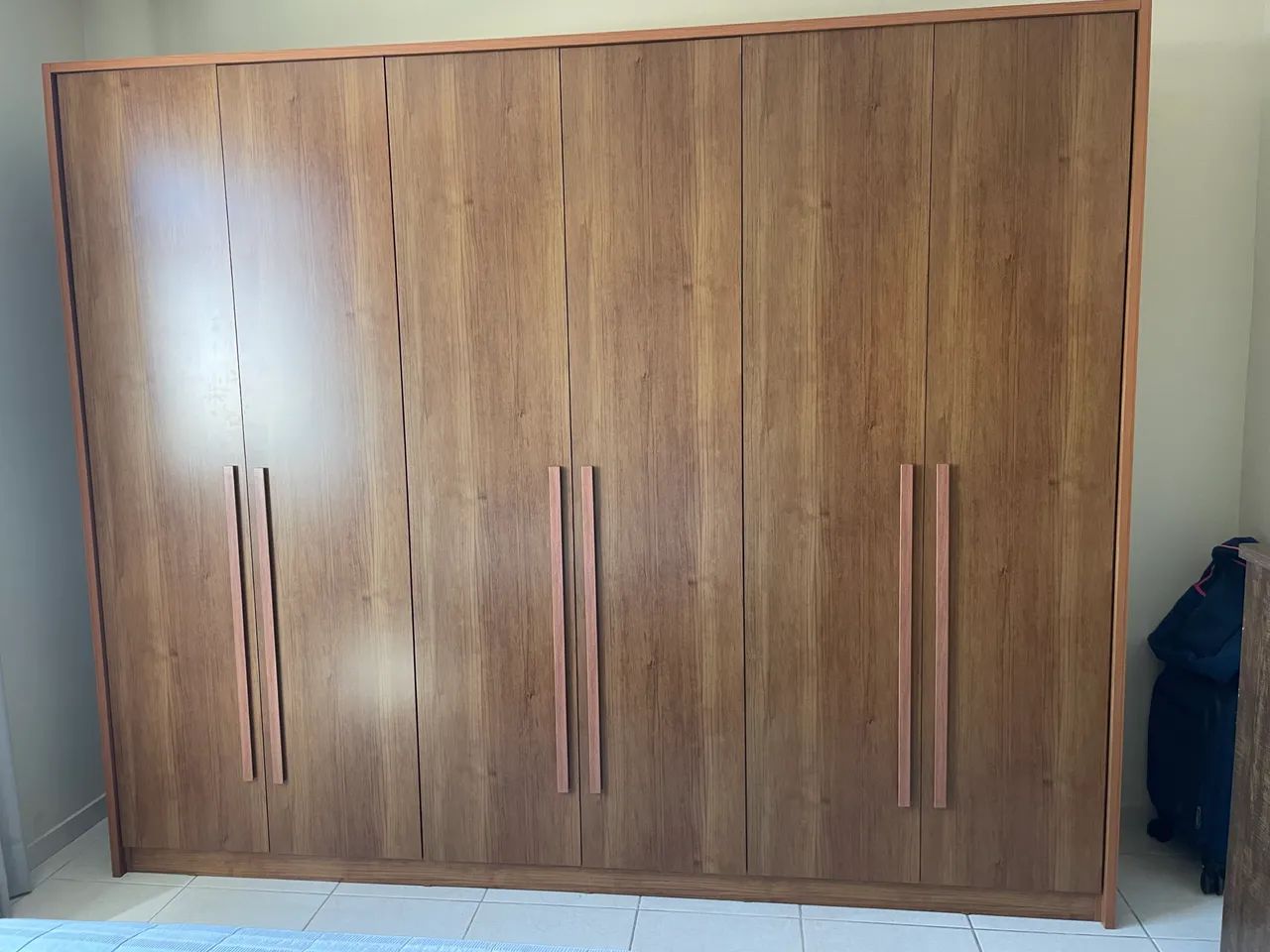 Guarda-roupa 6 portas 