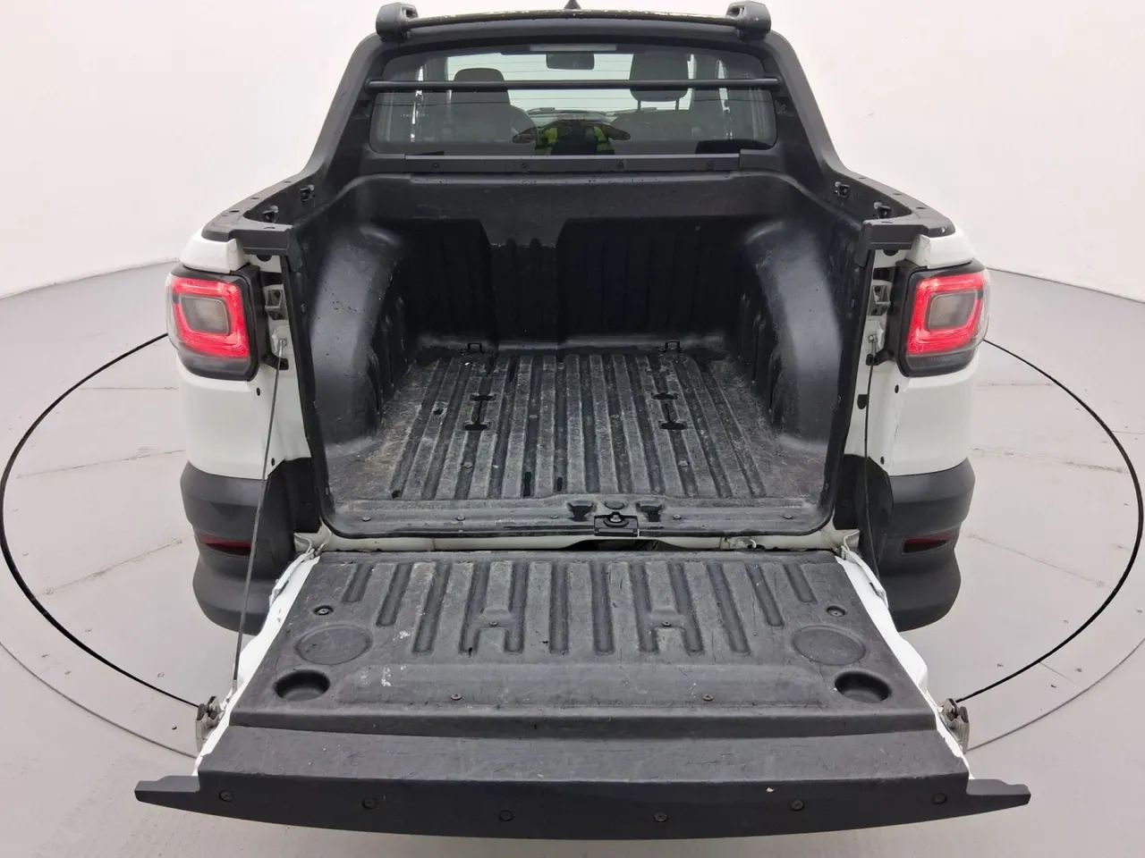 Fiat Strada Freedom 1.3 Flex 8V CD, foto 9 de 18