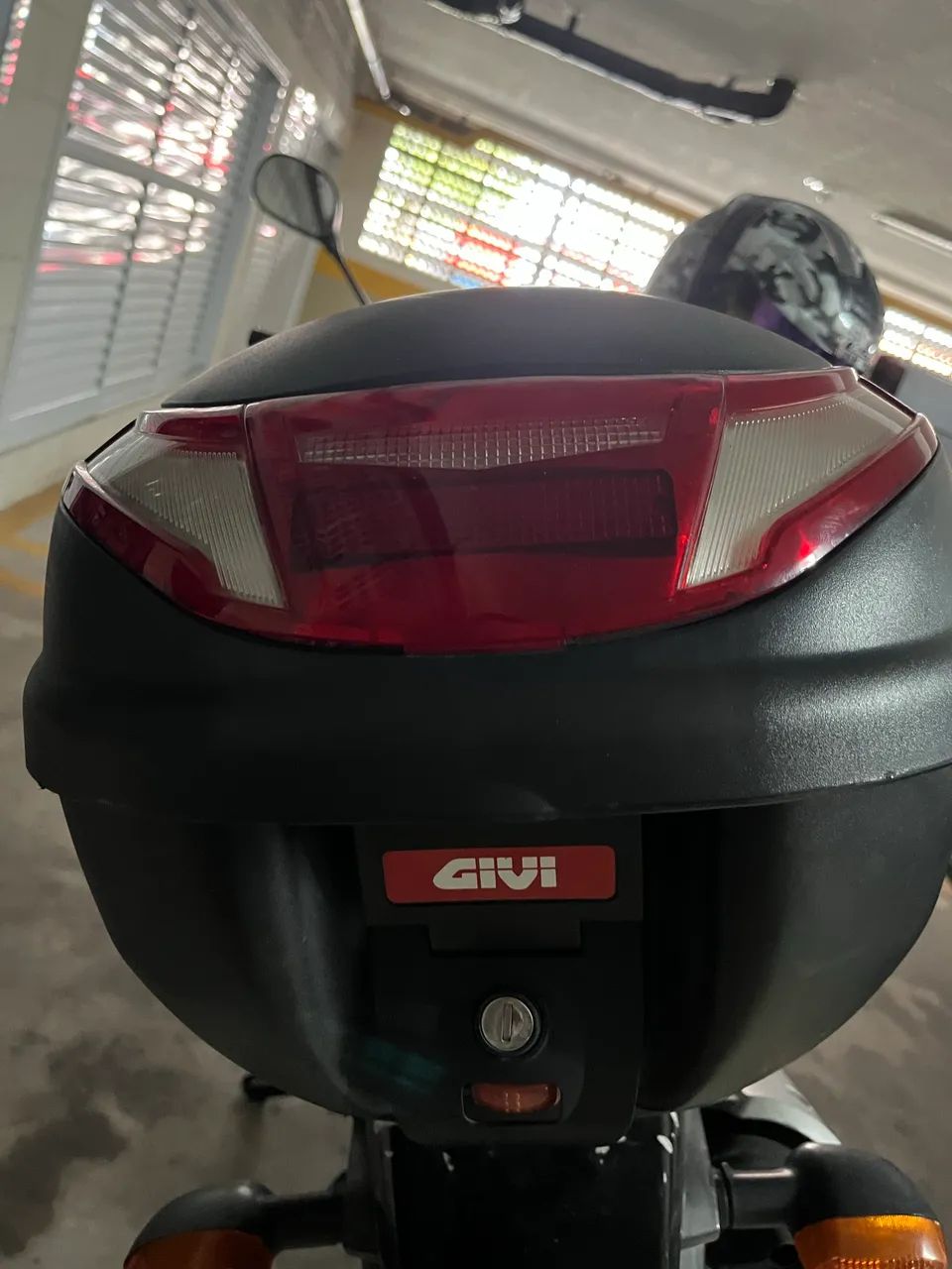 Baú Givi ótimo estado  - Foto 4