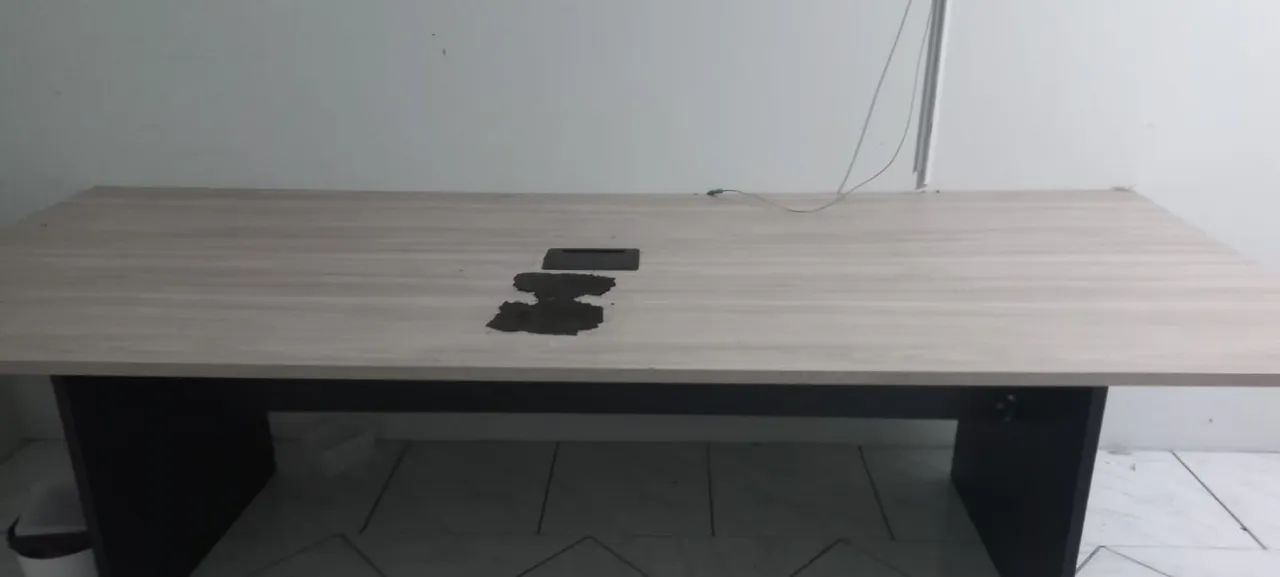 VENDO MESA GRANDE DE ESCRITÓRIO OU PARA JOGOS  - Foto 2
