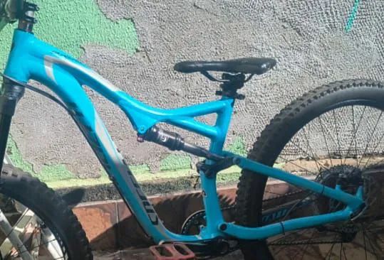 Quadro Specialized stup Jump de Enduro 27.5 com um choques