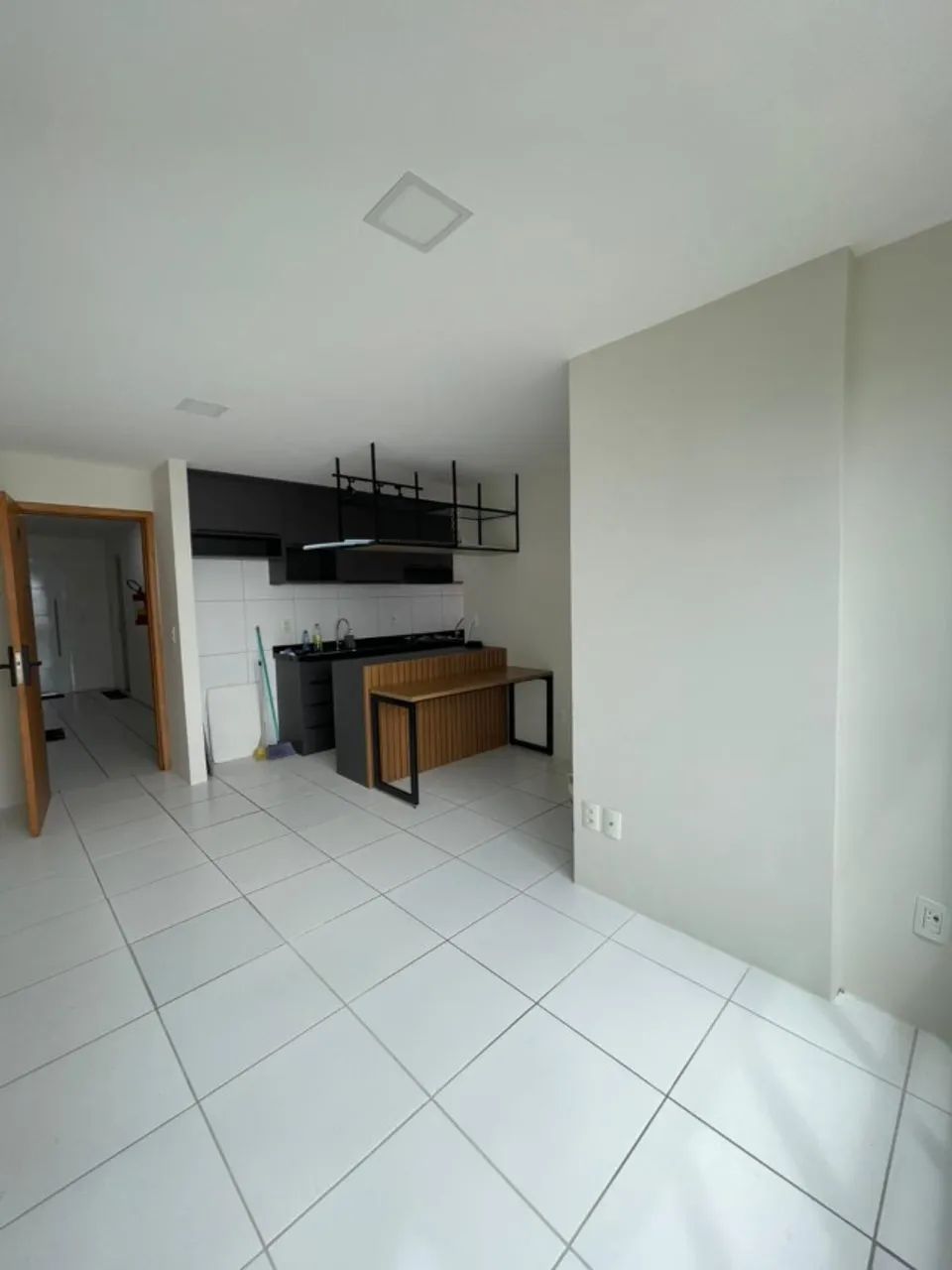 Apartamento em Candeias, 2 quartos (sendo um com suite) - Foto 3
