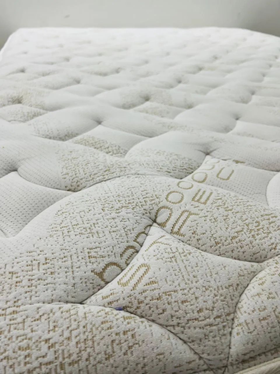 Cama box queen 