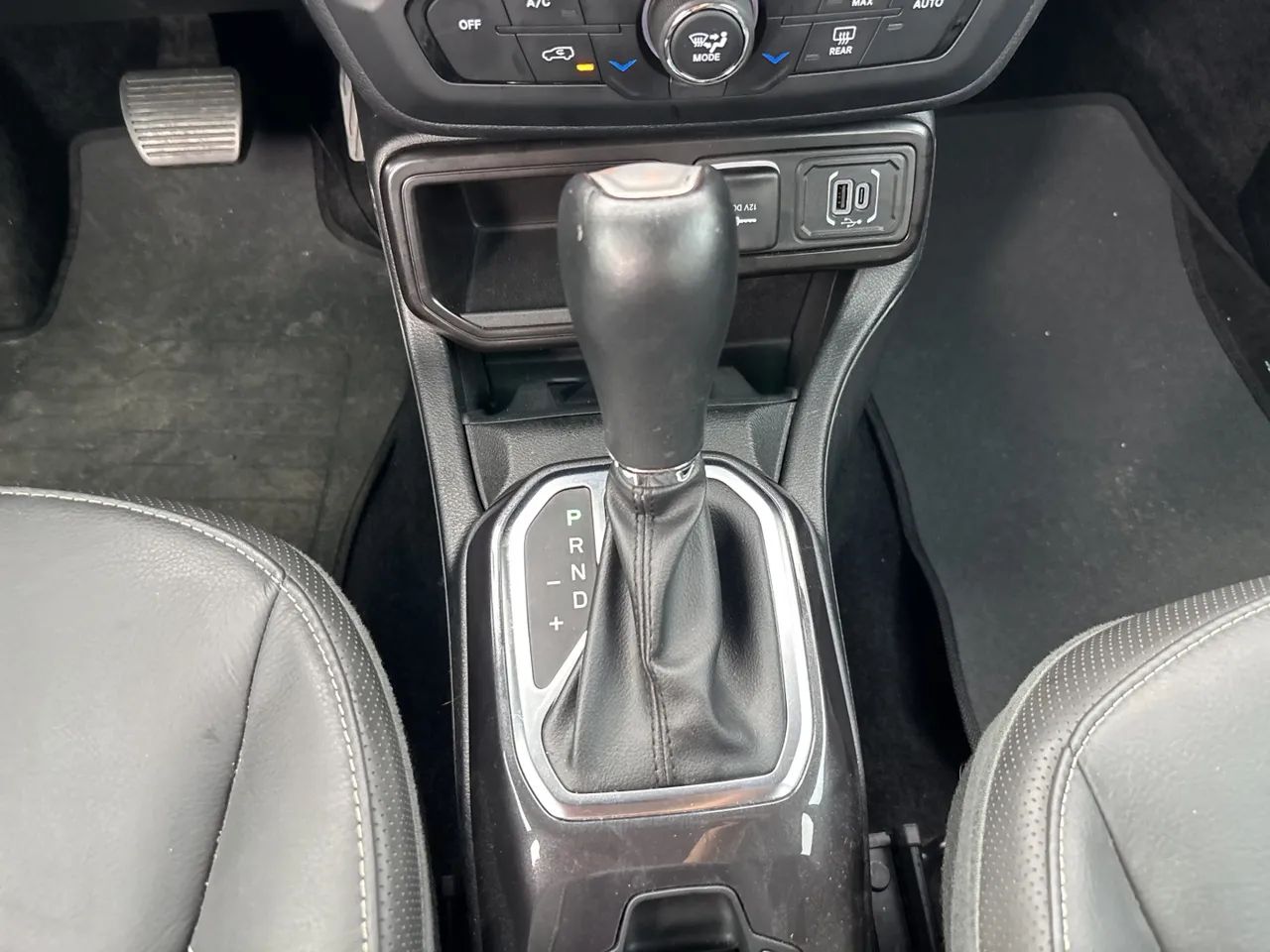 Jeep Renegade Long. T270 1.3 TB 4x2 Flex Aut., foto 14 de 18