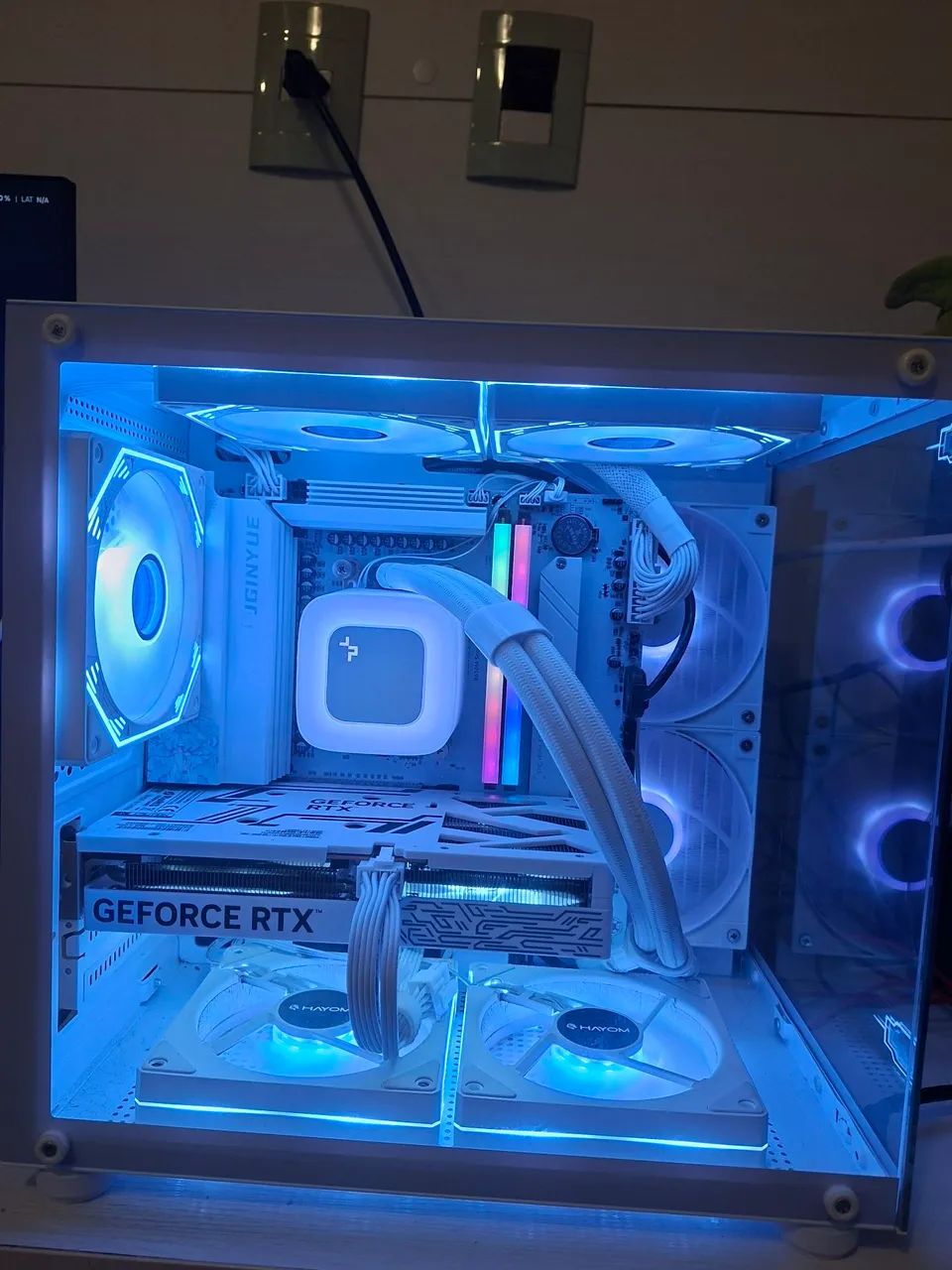 PC gamer RTX 5060 + Ryzen 7700 + 32Gb - Foto 3