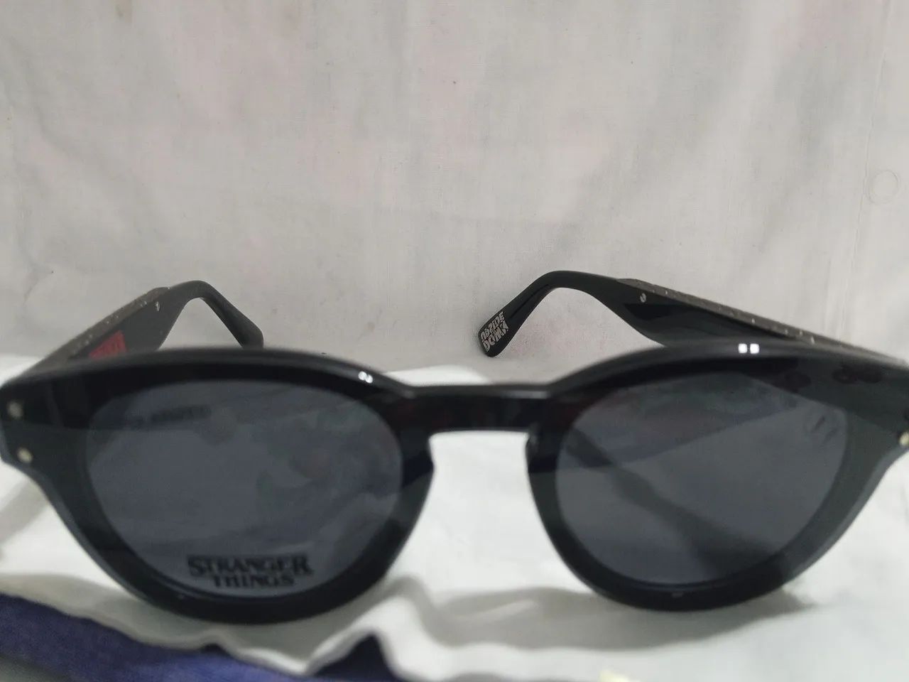 Óculos Chilli beans Stranger things,com troca de lentes.
