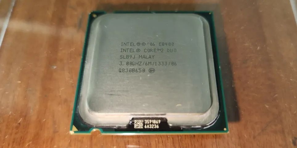 Processador Intel Core 2 Duo E8400 - 3.0GHz - Socket LGA 775 - Usado