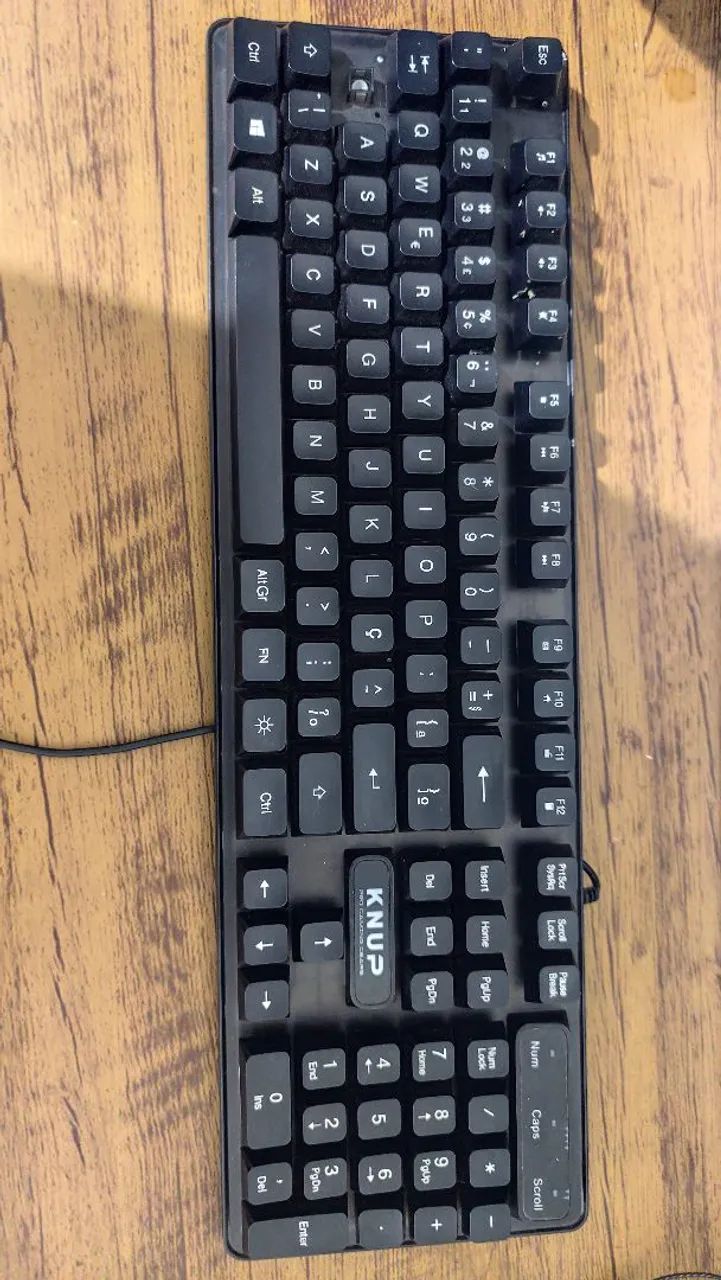 Teclado semi mecânico com RGB