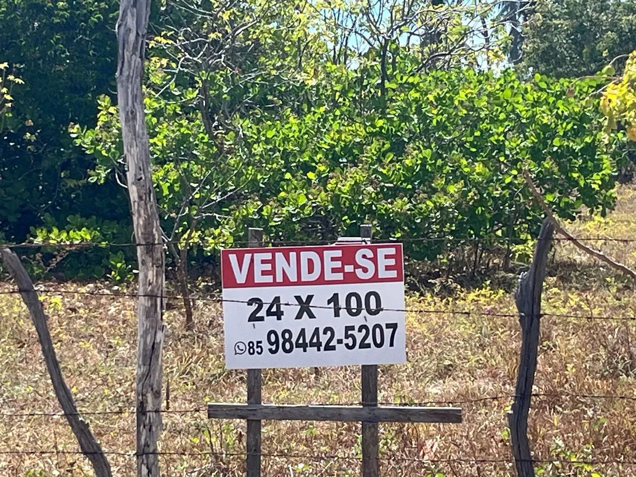 Vende-se 2 Lotes 