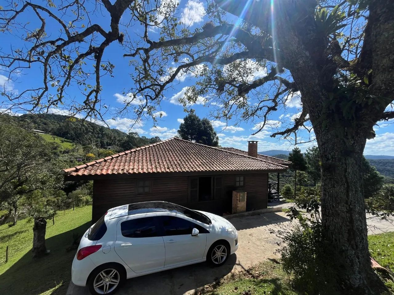 Locação | Casa mobiliada com 3 suítes, toda equipada e 2 vagas de garagem - Rancho Queimad - Foto 4
