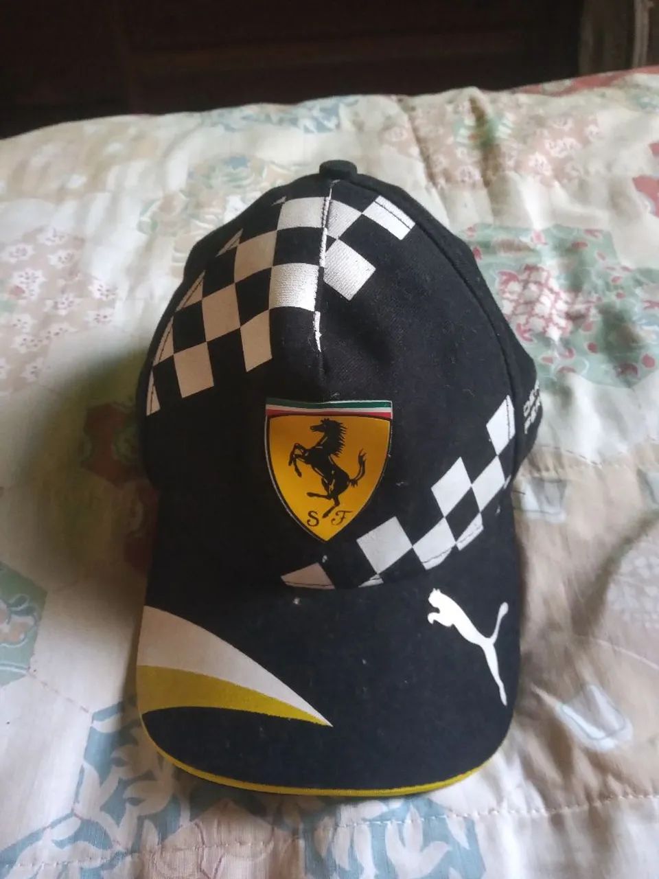 Boné Ferrari puma 