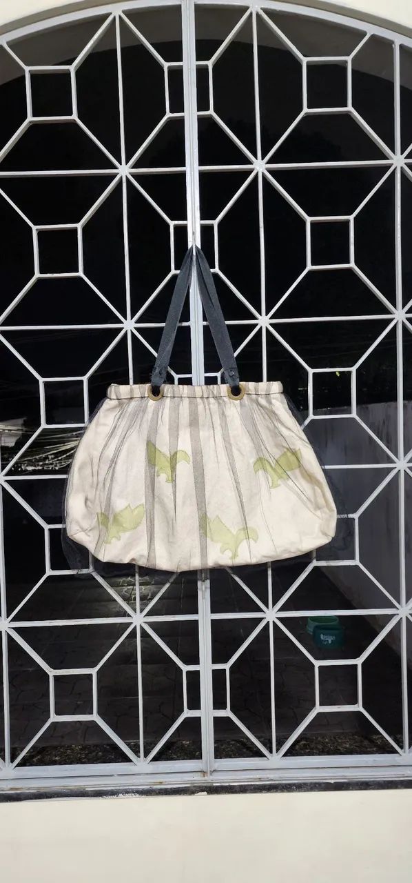 Linda bolsa de tecido com tule 