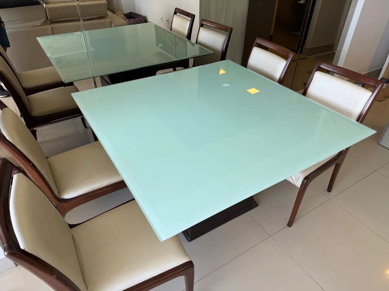 Mesa de jantar com 4 cadeiras