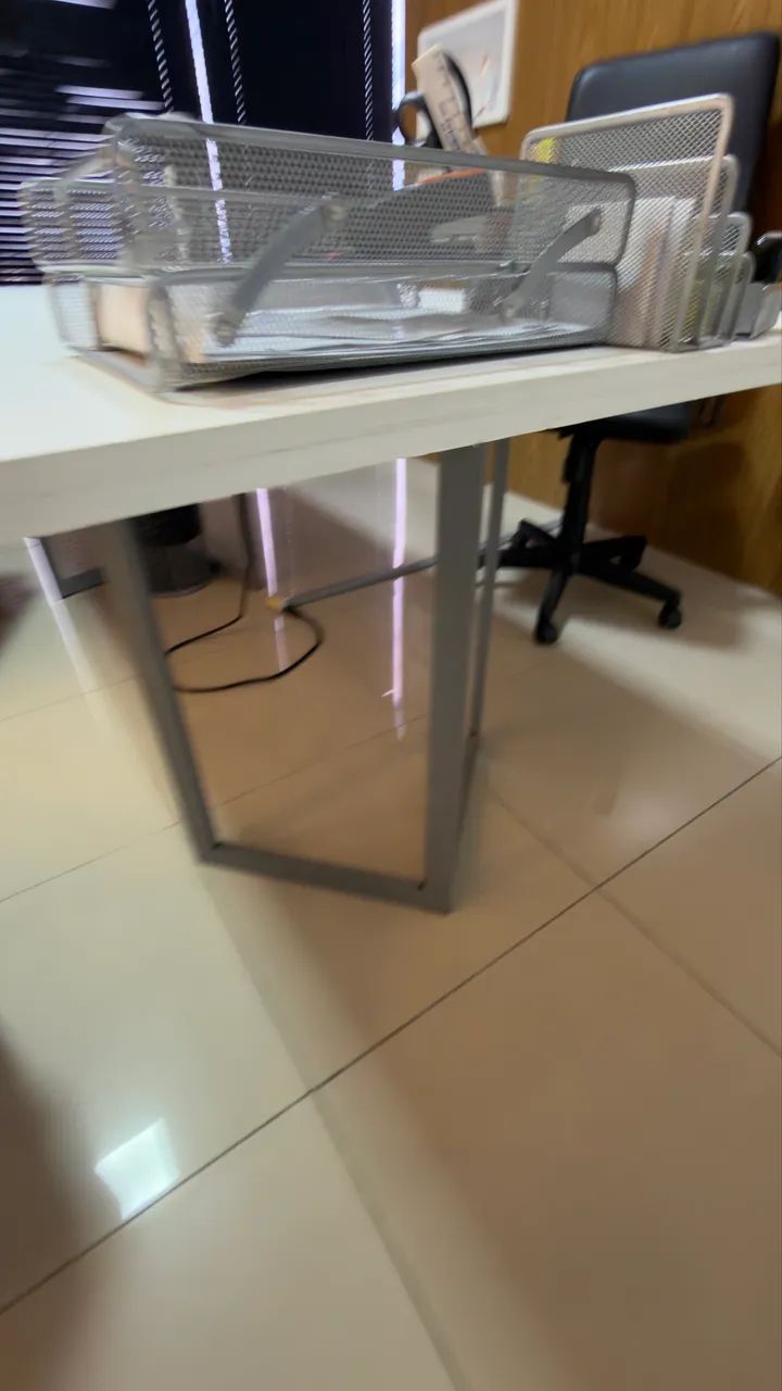 Mesa retangular 1,80 m por 1 m de profundidade 
