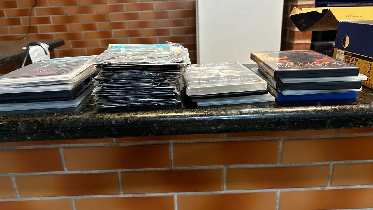 2 Dvd Player + Lote de cd + Jogos de Ps2, pc e Wii (Negociável) - Foto 3