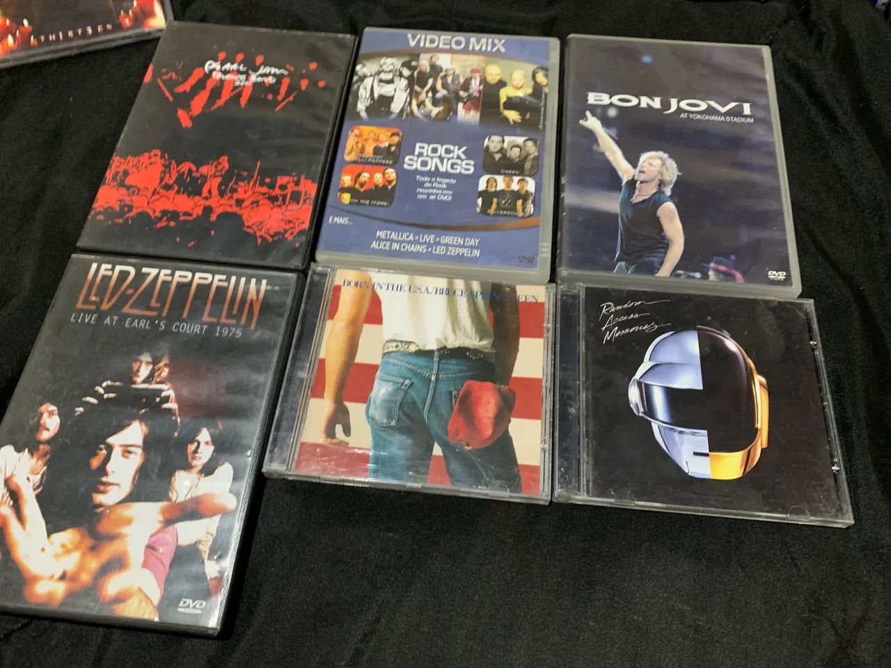 Lote de dvds e cds. 