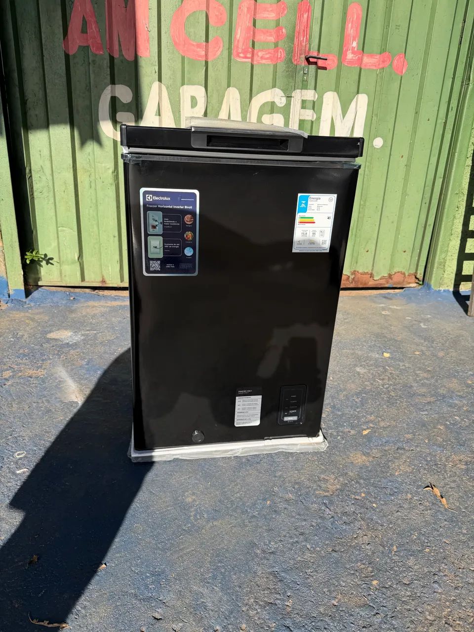 Freezer vertical inverter bivolt Electrolux 95 lts compacto  - Foto 2