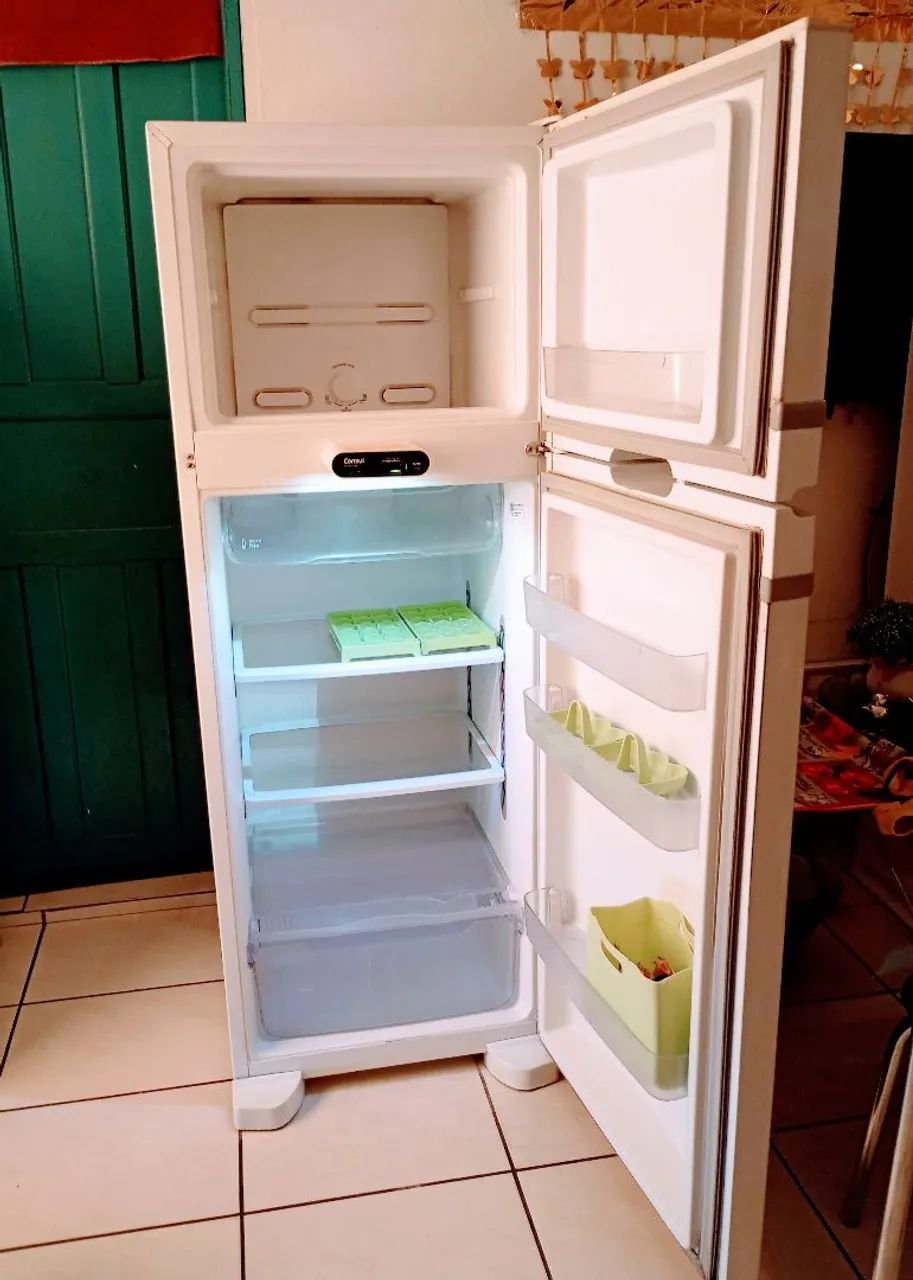Vendou geladeira Consul Frost Free funcionando perfeitamente vem conservada única dona  - Foto 2