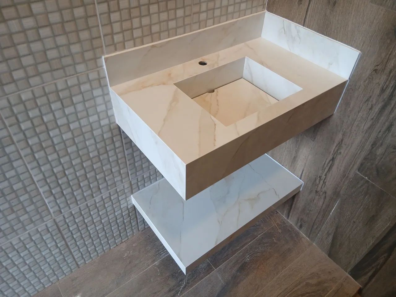 Pias em porcelanato  - Foto 5