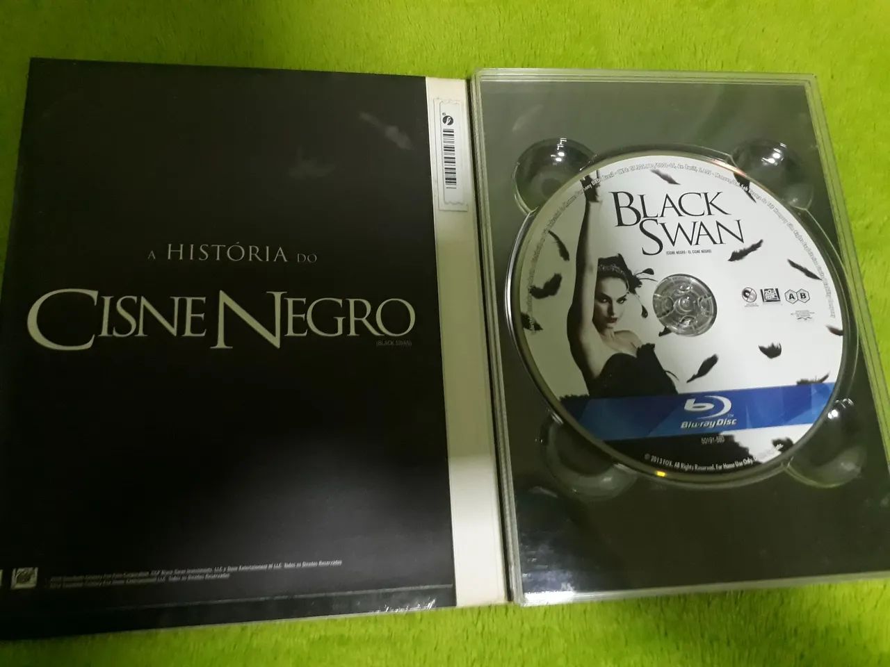 Blu-ray Cisne Negro edição especial com dvd e livro - Foto 2