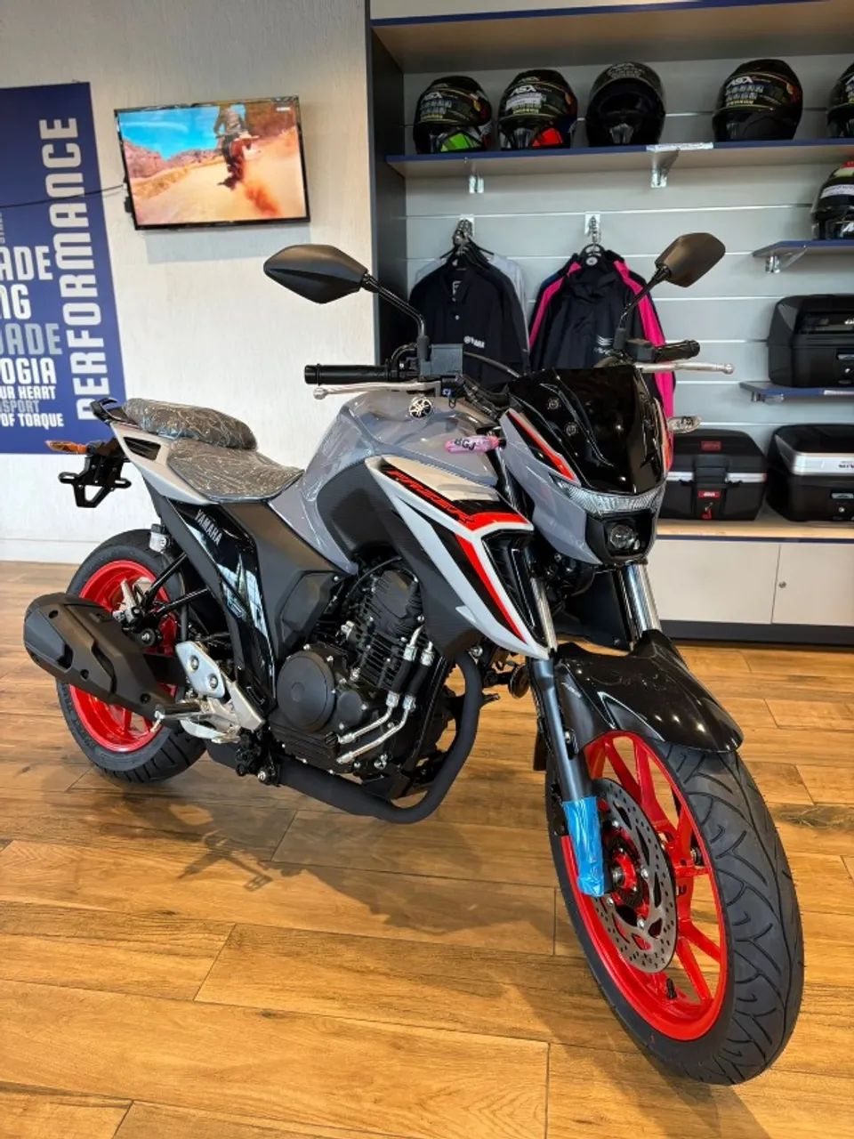 FZ25 2026 / LEANDRO