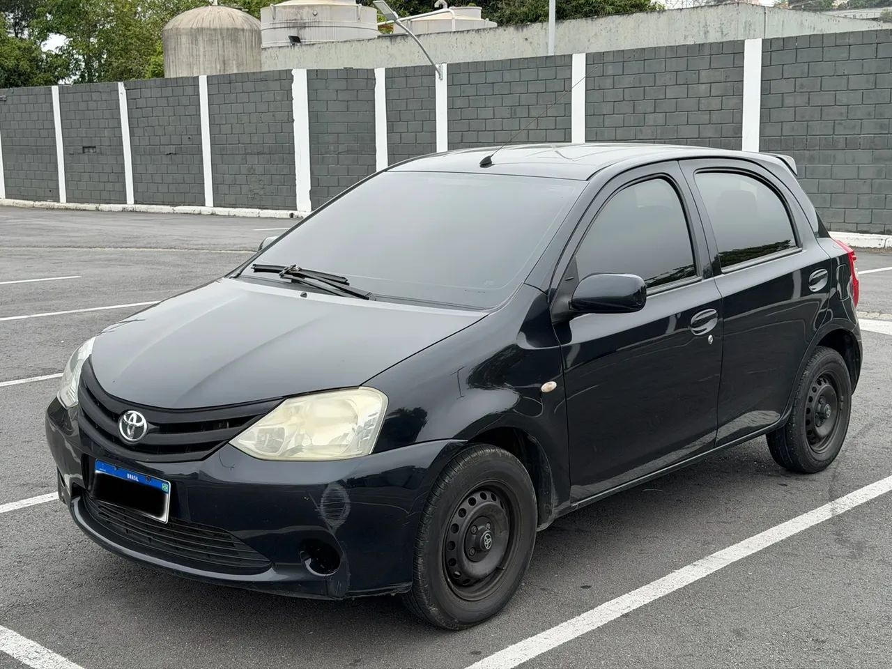 Toyota Etios XS 1.3 Flex 16V 5p Mec., foto 2 de 9