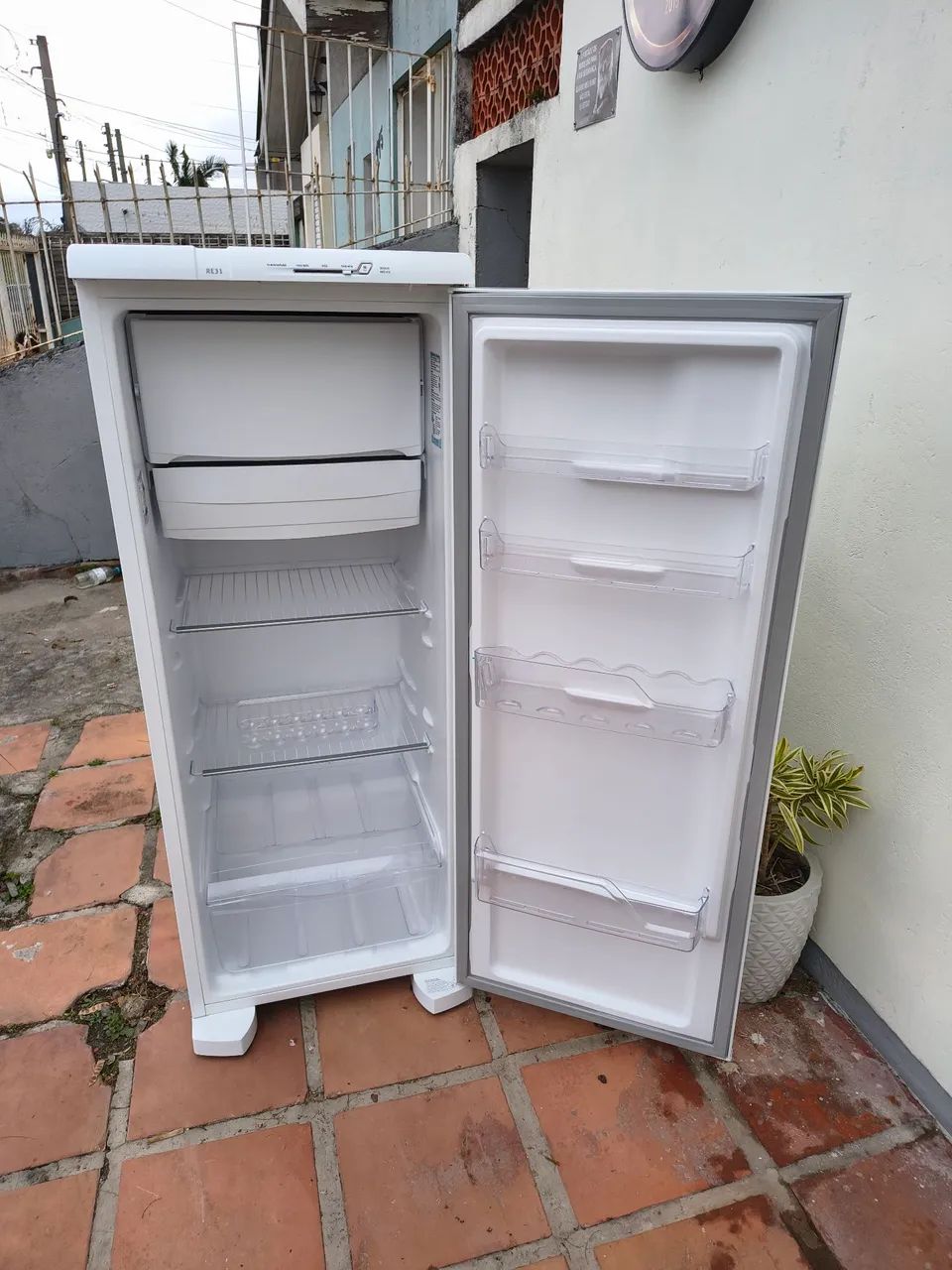 Geladeira Electrolux Nova  - Foto 2