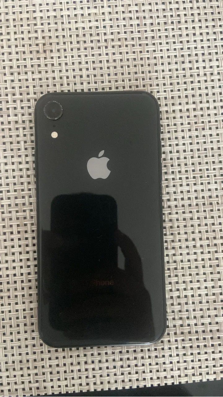 iPhone XR preto 128 giga  - Foto 4