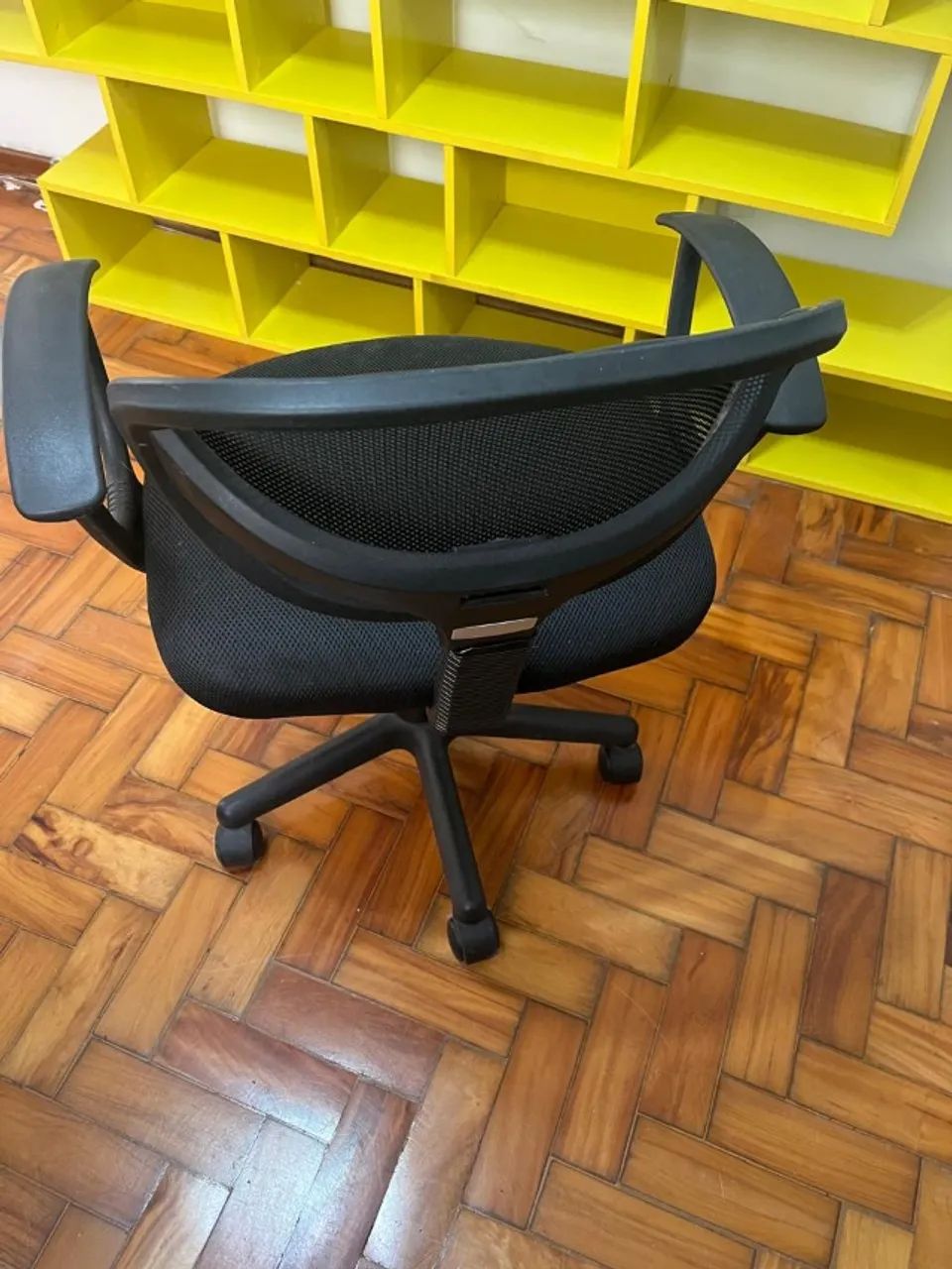 Cadeira de escritório usada - ótimo estado - Foto 3