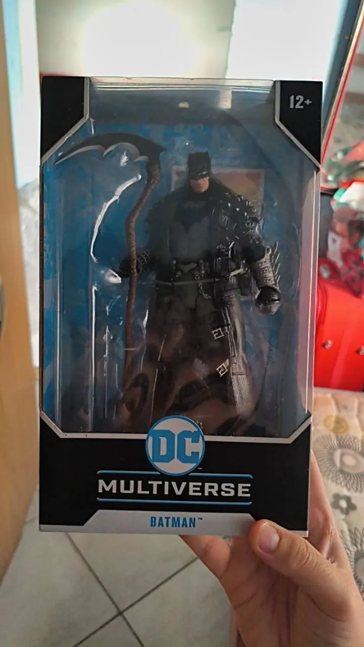 Batman DC Multiverse McFarlane com foice - Lacrado - Foto 2