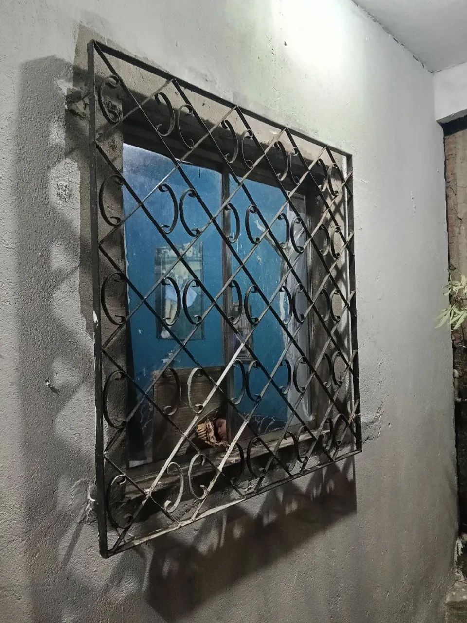 Grade de Ferro reforçada medindo 1,20x1,20. Faço entrega dependendo da distância e Local.