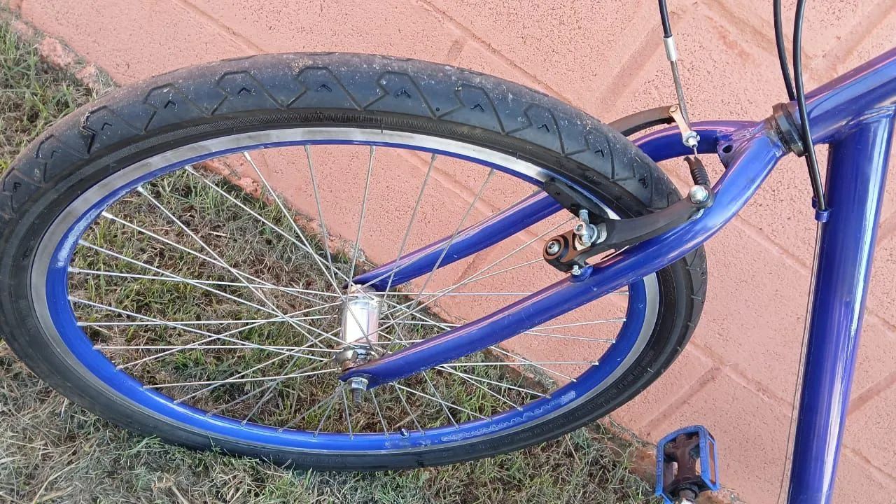 Vendo bicicleta semi nova