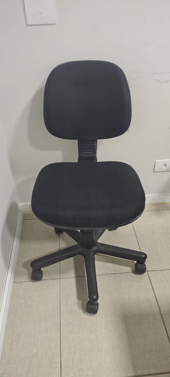 Cadeira de Escritório Simples