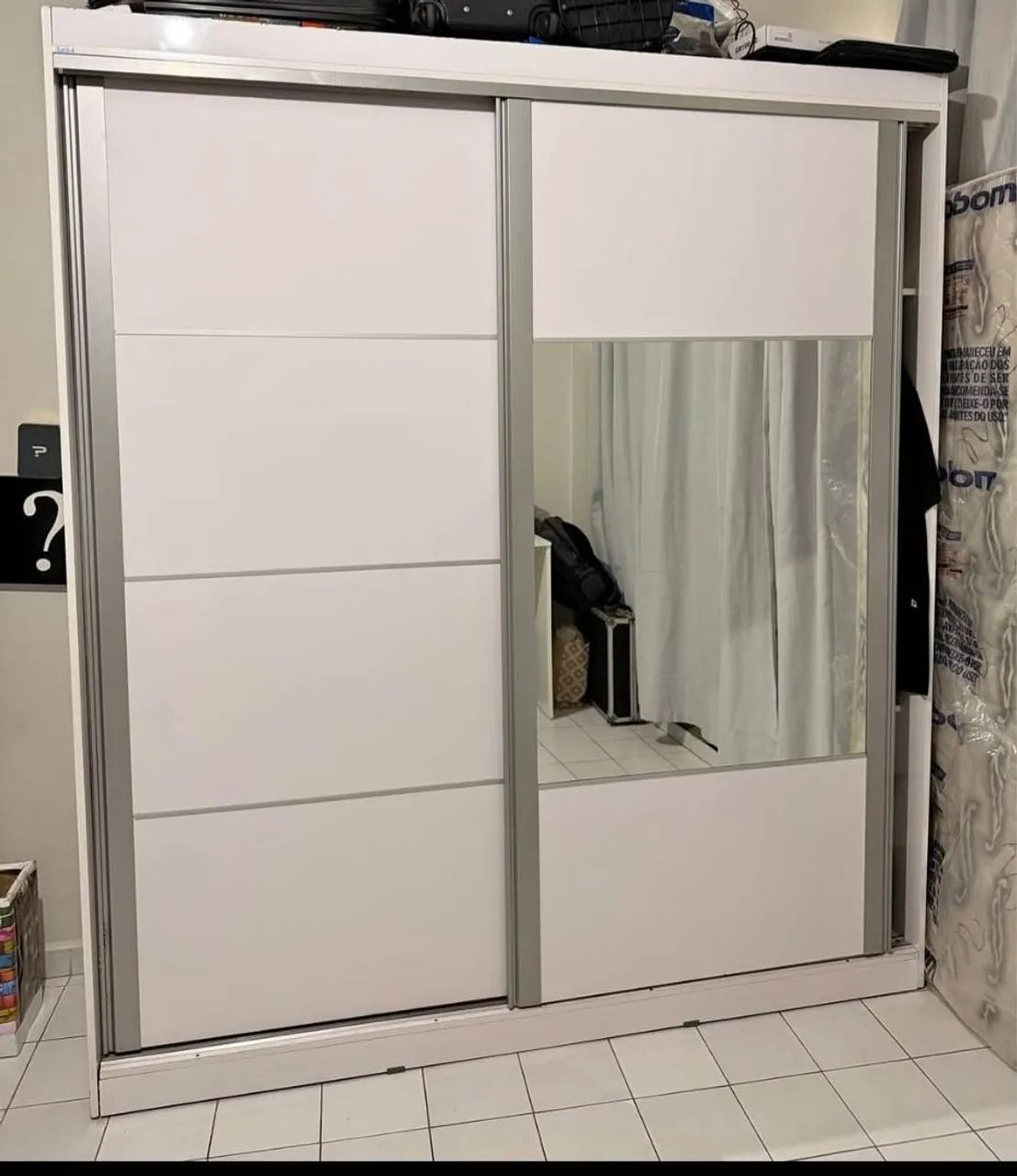 Vendo guarda-roupa bem conservado