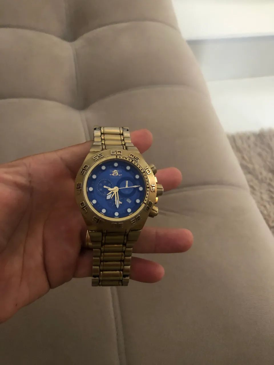 Vendo invicta preço baixo pra vender rápido. 