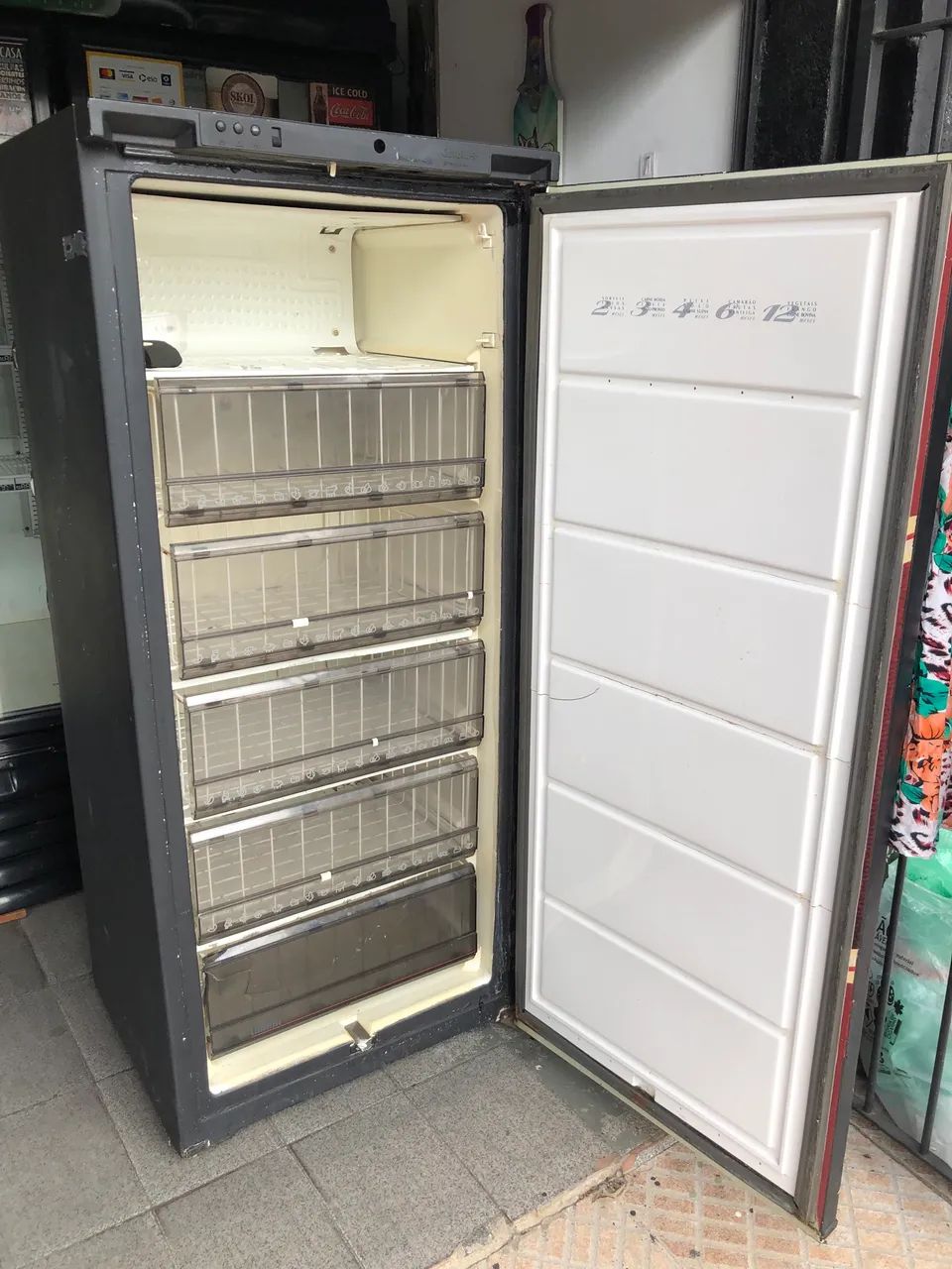 Freezer/Gealdeira Vertical 110w - Foto 2