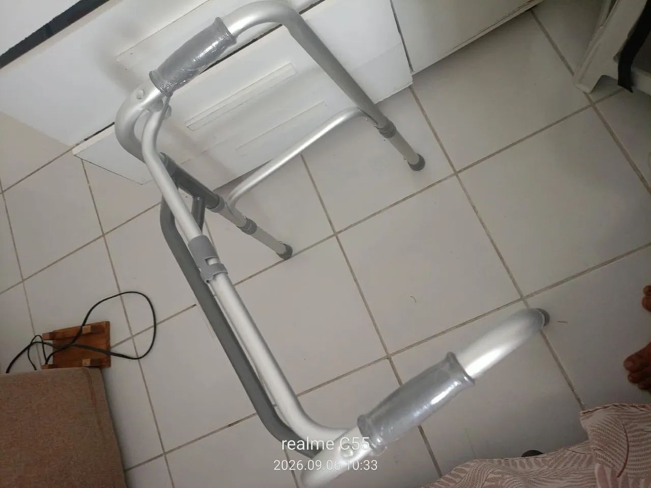 Cadeira de Banho e Andador  - Foto 5