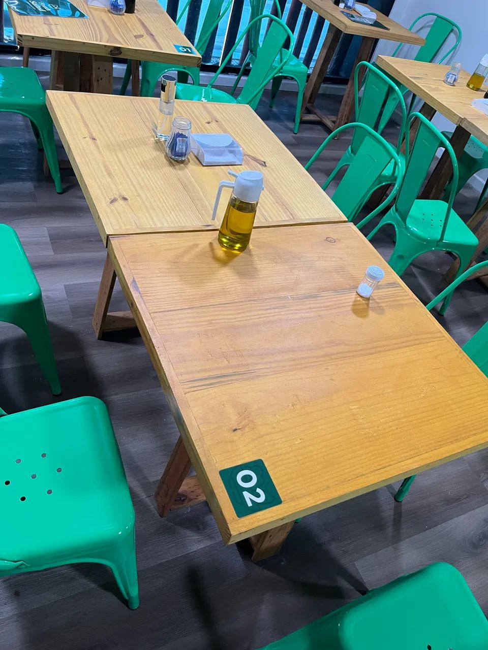 Vendo 12  mesas e 24 cadeiras novas. - Foto 4