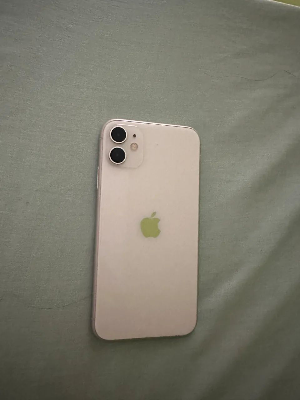 iPhone 11 - 128gb - Branco 
