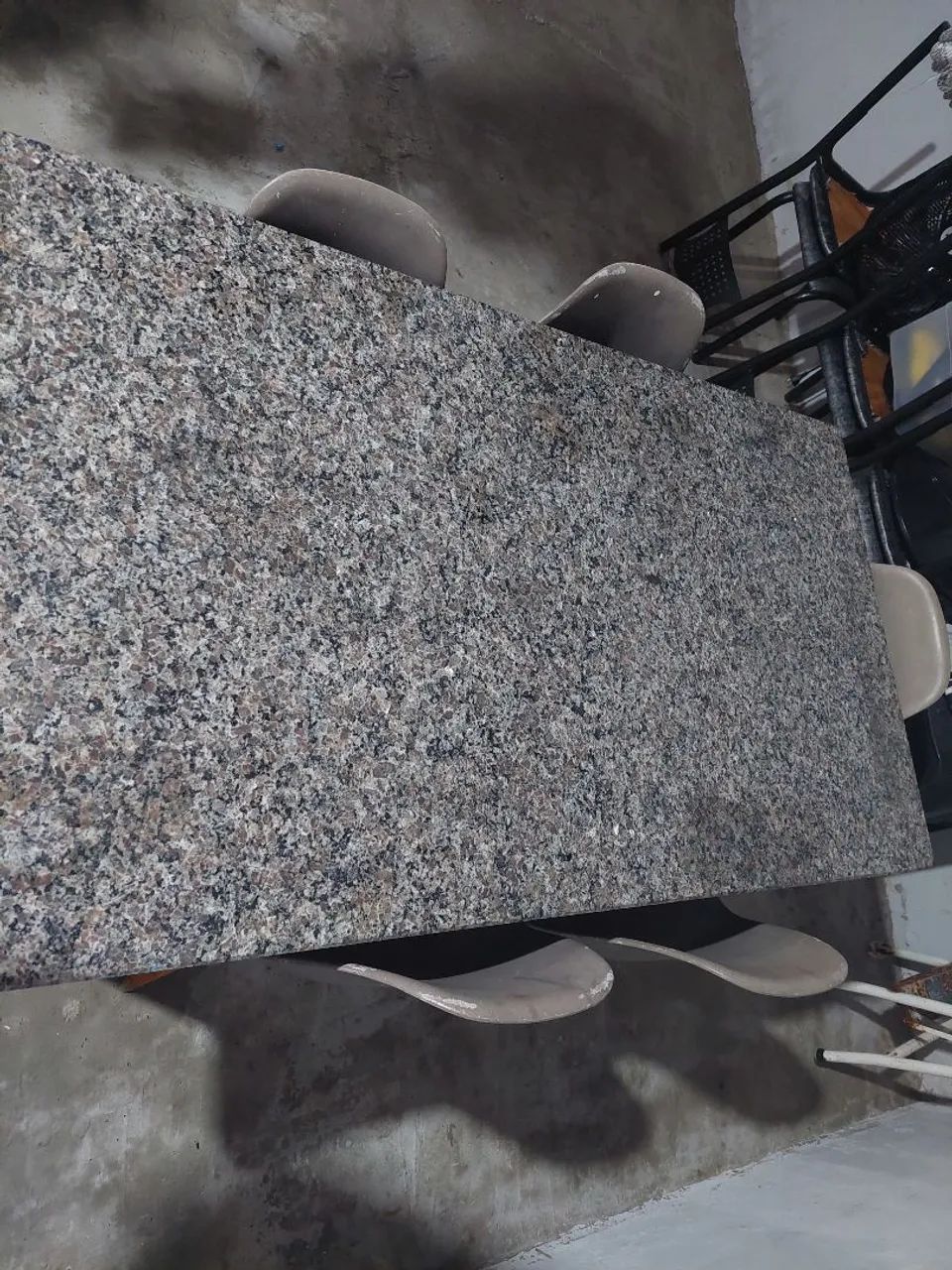 Mesa de mármore com 6 cadeiras  - Foto 4