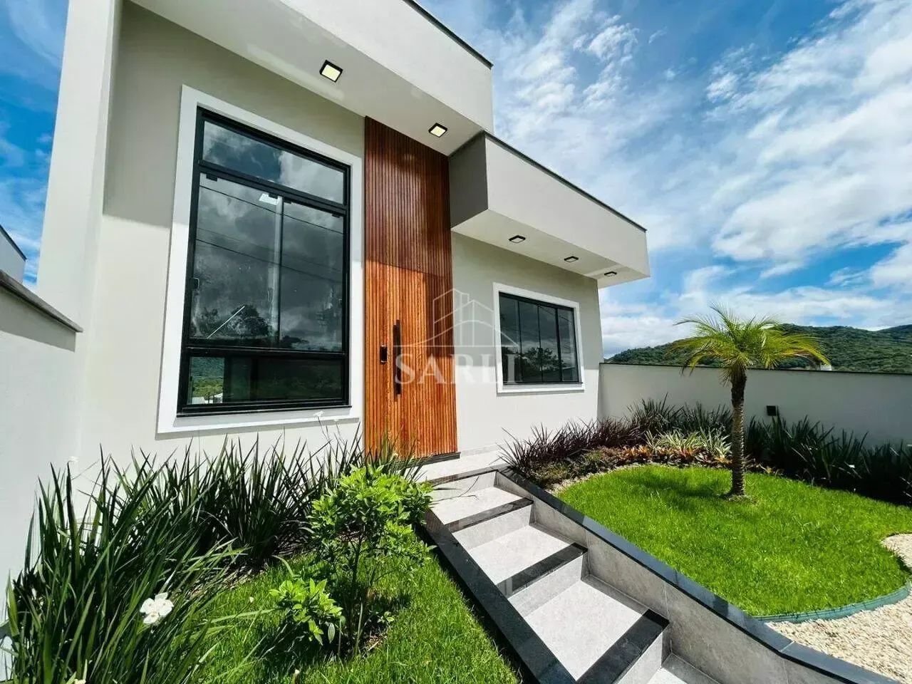 Casa Nova à venda no Bairro de Forquilhas em São José.