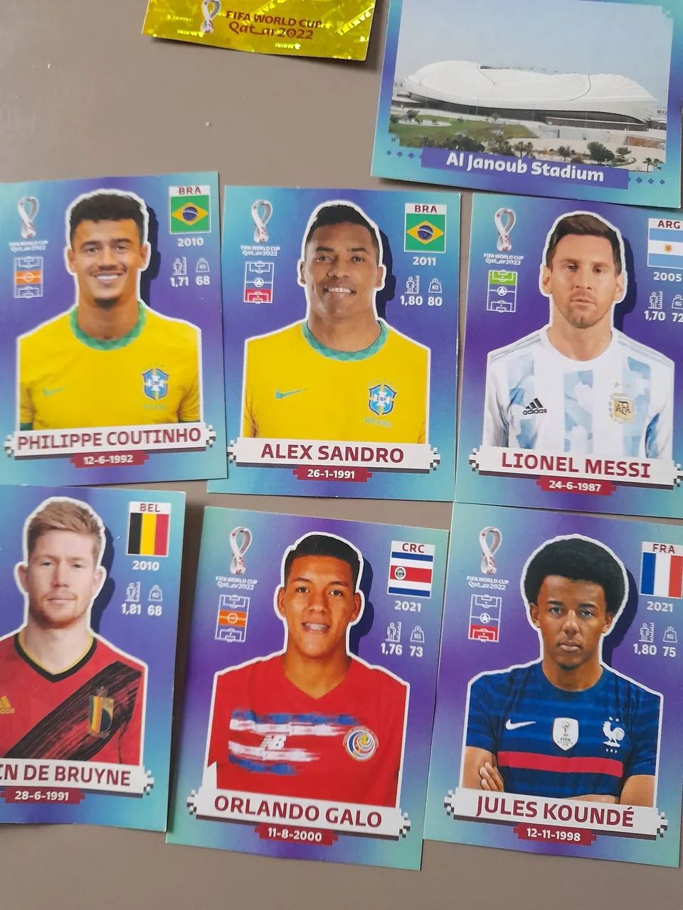 Figurinhas copa passada ler anúncio  - Foto 3