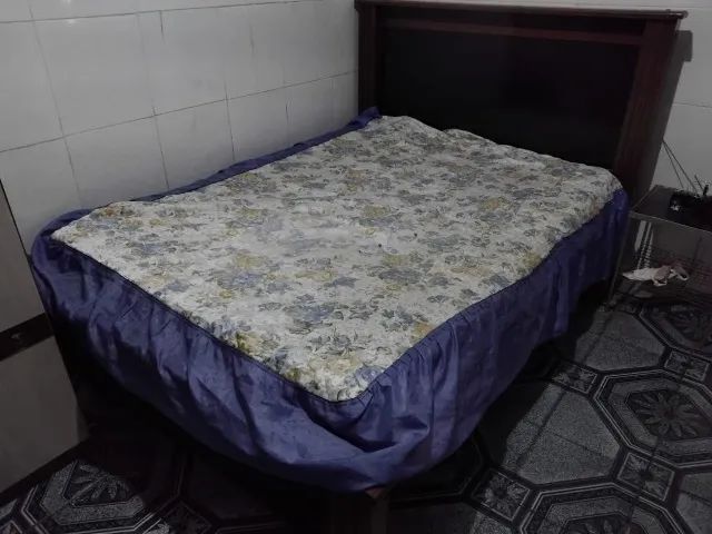 Cama de casal com colchão 