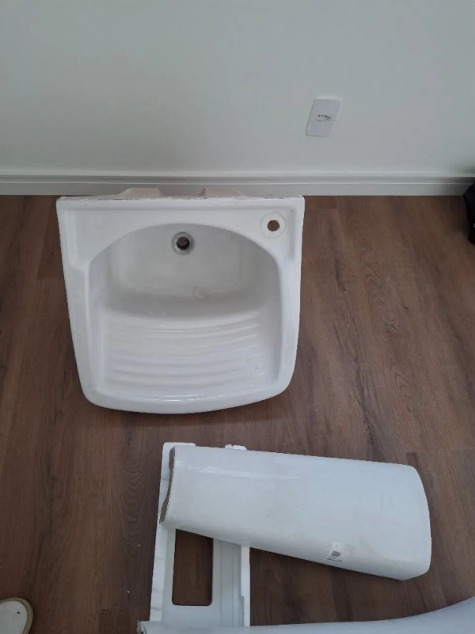 Tanque de lavanderia + protetor de tubulação 465536493070602241